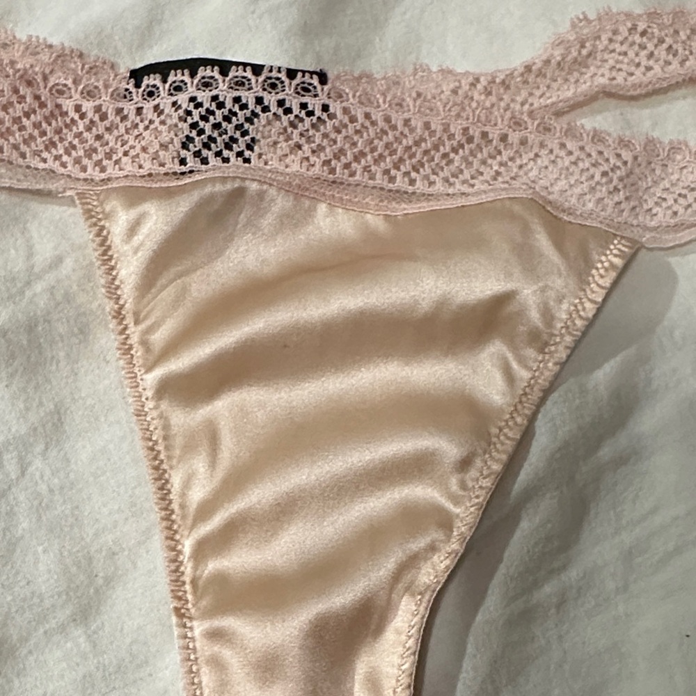 Kiki De Montparnasse Cream Lace Thong - Picture 4 of 8